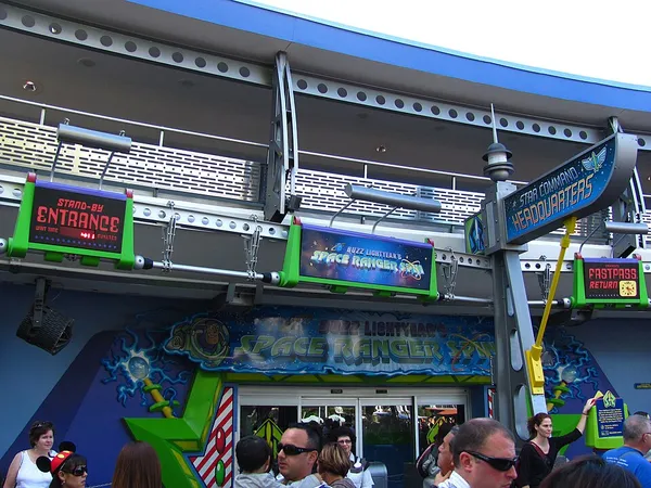 Buzz Lightyear's Space Ranger Spin