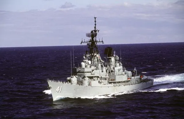 HMAS Brisbane (D 41)
