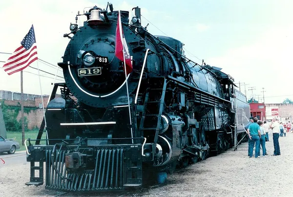 Cotton Belt 819