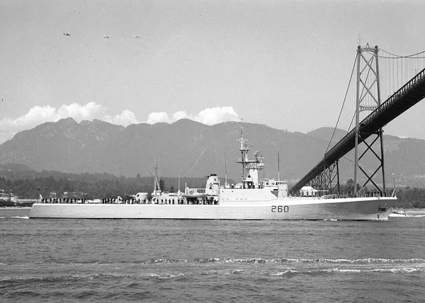 HMCS Columbia (DDE 260)