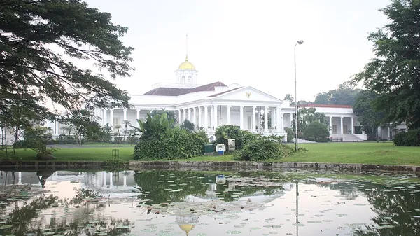 Dutch colonial architecture