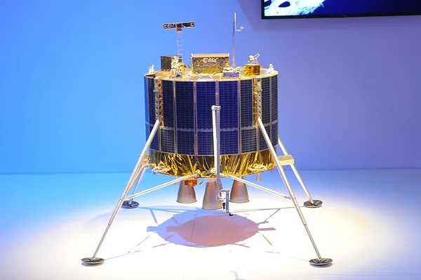 Lunar Lander (spacecraft)