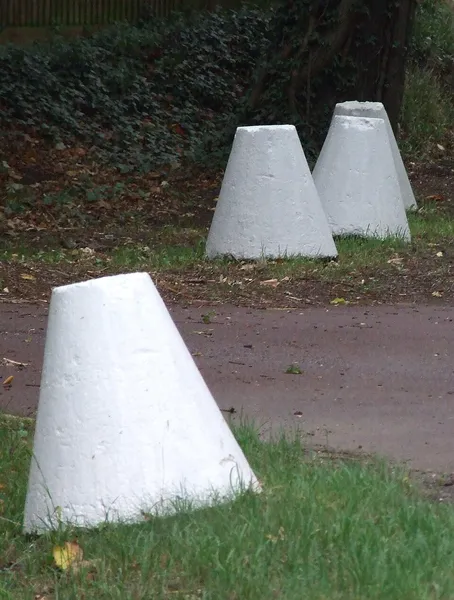 Buoy anti-tank obstacle