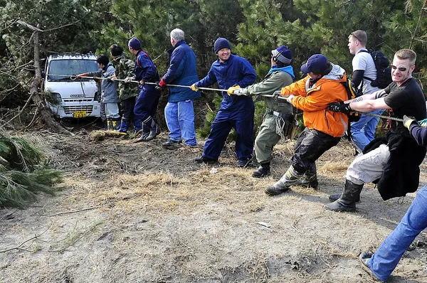 Humanitarian response to the 2011 Tōhoku earthquake and tsunami