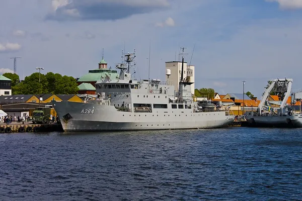 Akademik Shuleykin-class research vessel