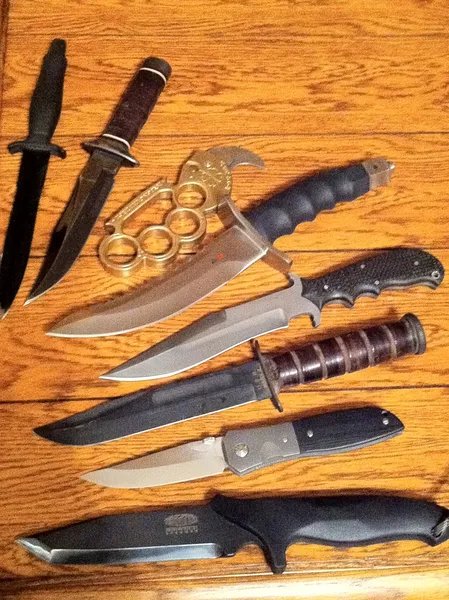 Fighting knife