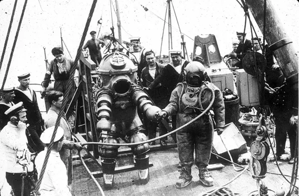 Diving suit