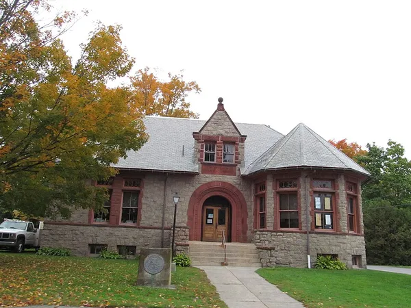 Brown Memorial Library