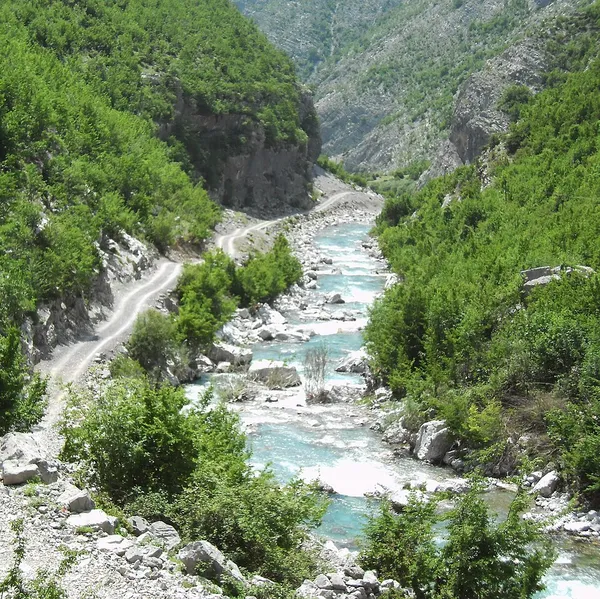 Cem (river)