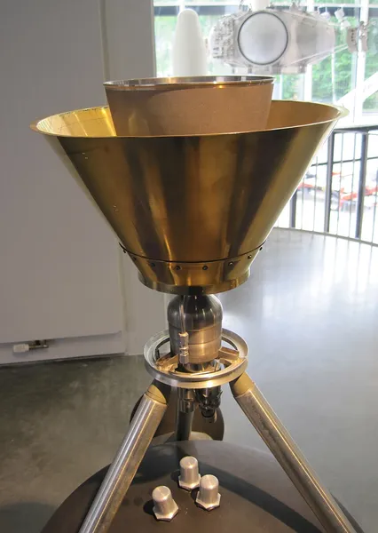 Liquid apogee engine