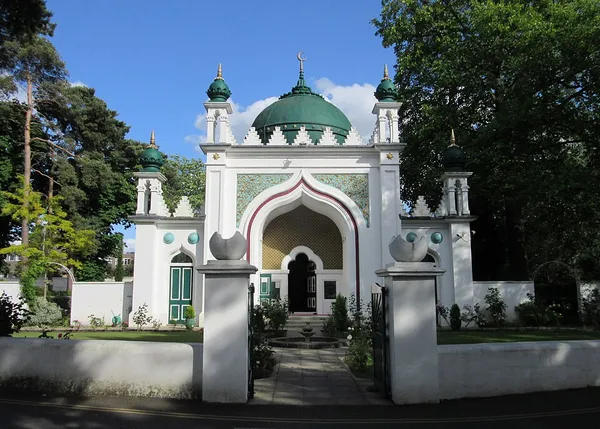 List of places of worship in Woking (borough)