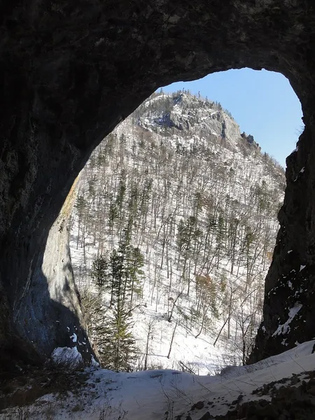 Chertovy Vorota Cave