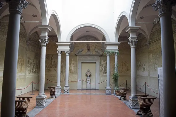 Chiostro dello Scalzo