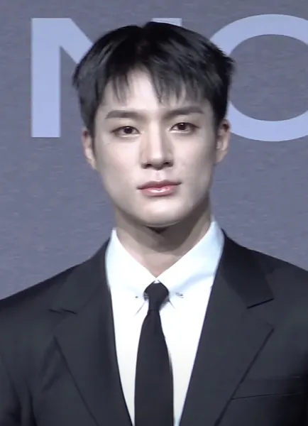 Jeno (singer)