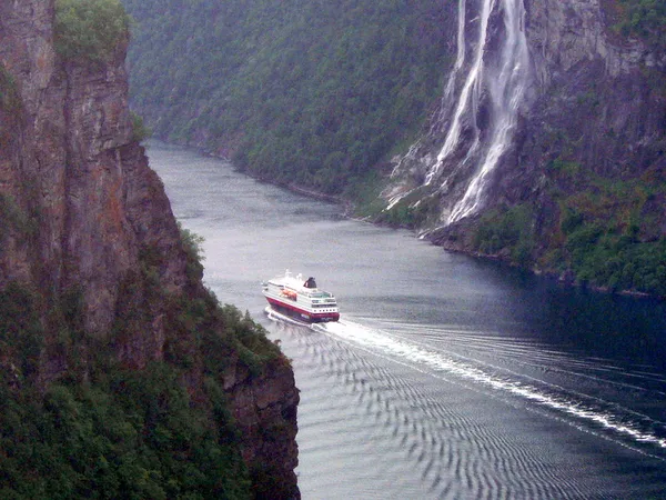 Hurtigruten (company)