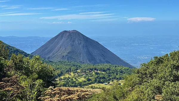 Izalco (volcano)