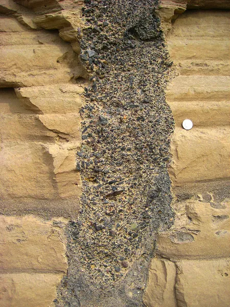 Clastic dike