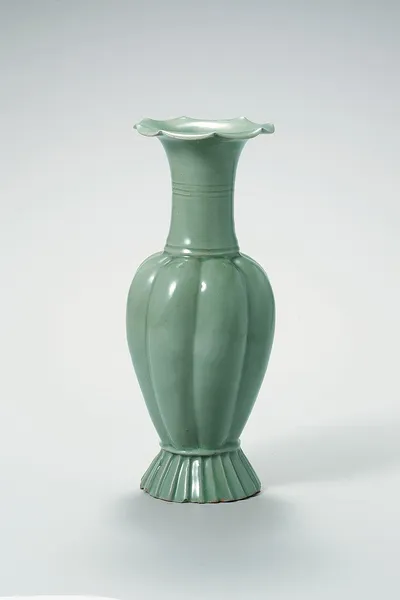 Celadon Melon-shaped Bottle