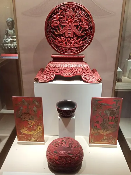 Lacquerware